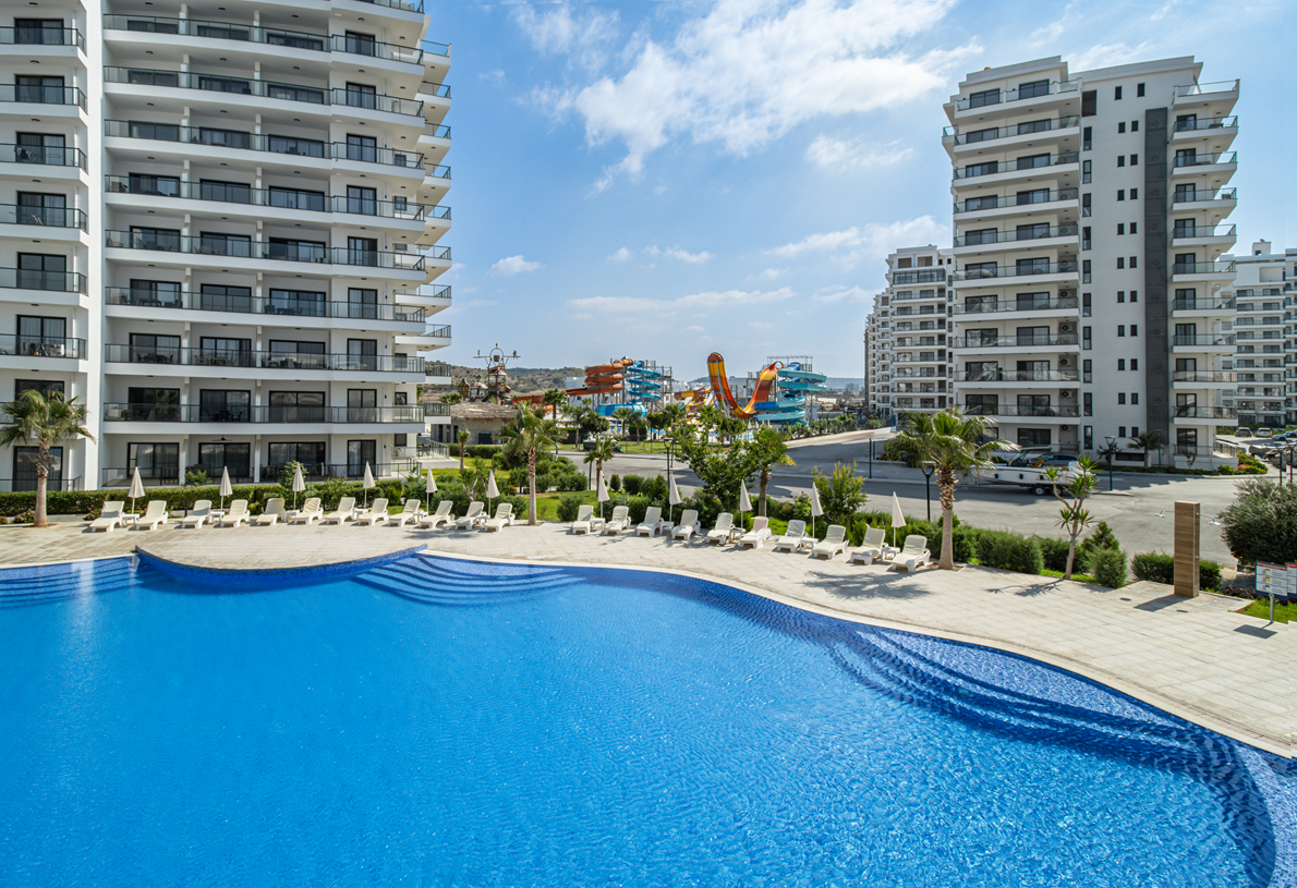 Caesar Blue – rozbudowane baseny i część wspólna resortu