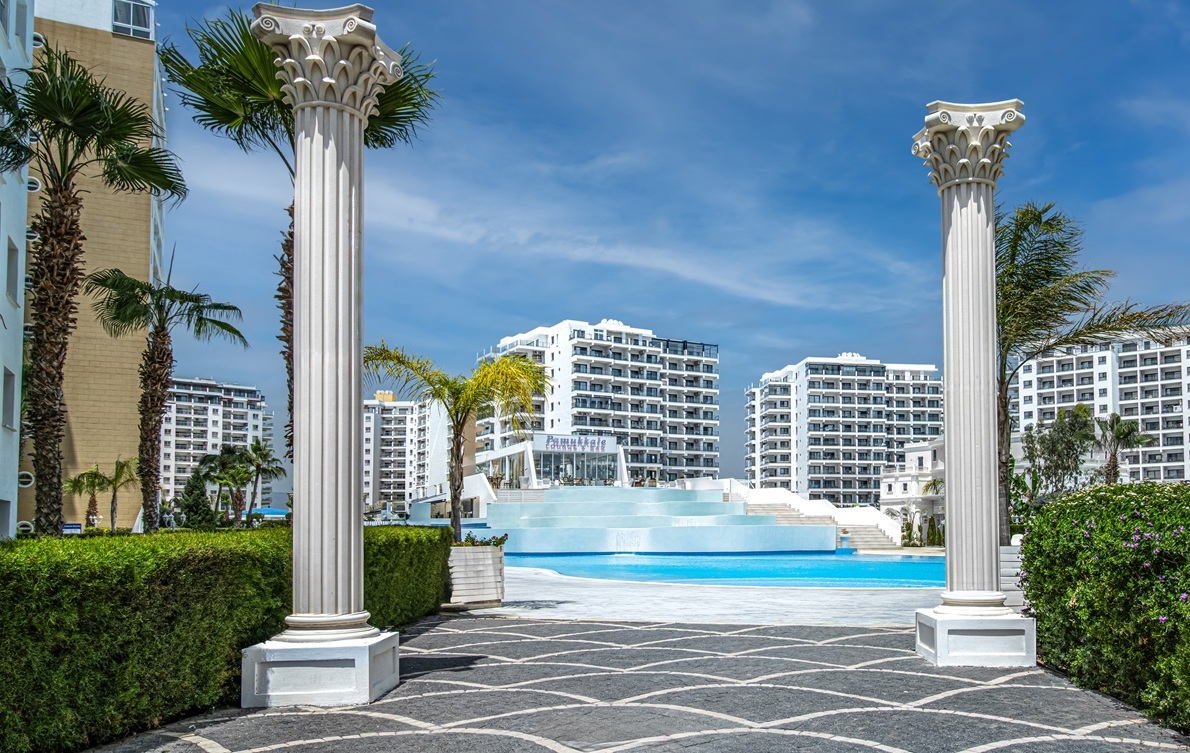 Caesar Resort & Spa – strefa basenowa